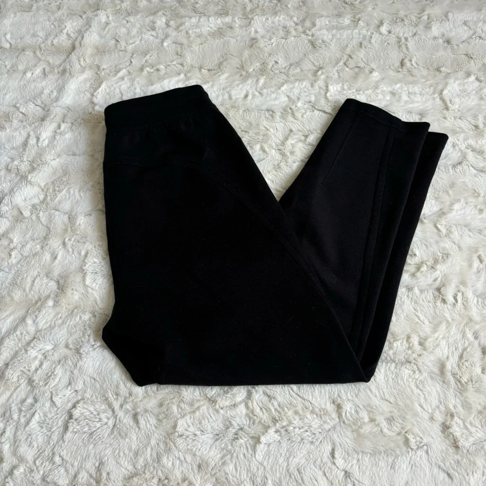 Lululemon Women's Size 4 Black Cropped Pants